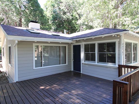 3rd image of 40967 Pine Dr