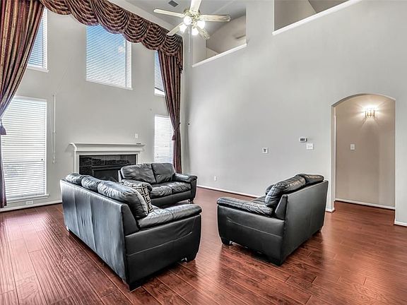 3rd image of 12426 Ashford Hollow Dr