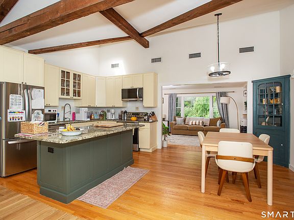 5th image of 128 Knollwood Dr