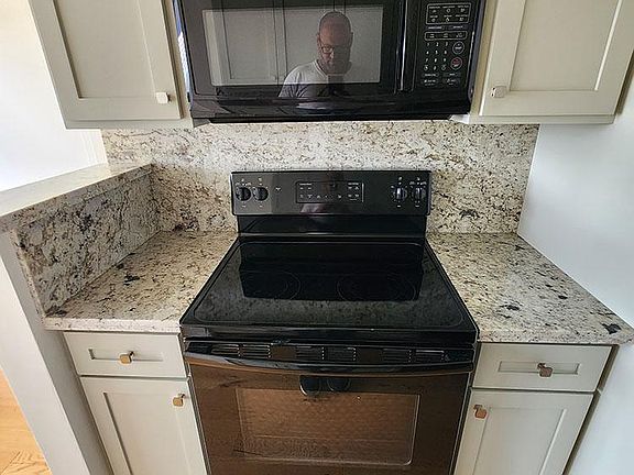 5th image of 7168 Birdview Ave #1
