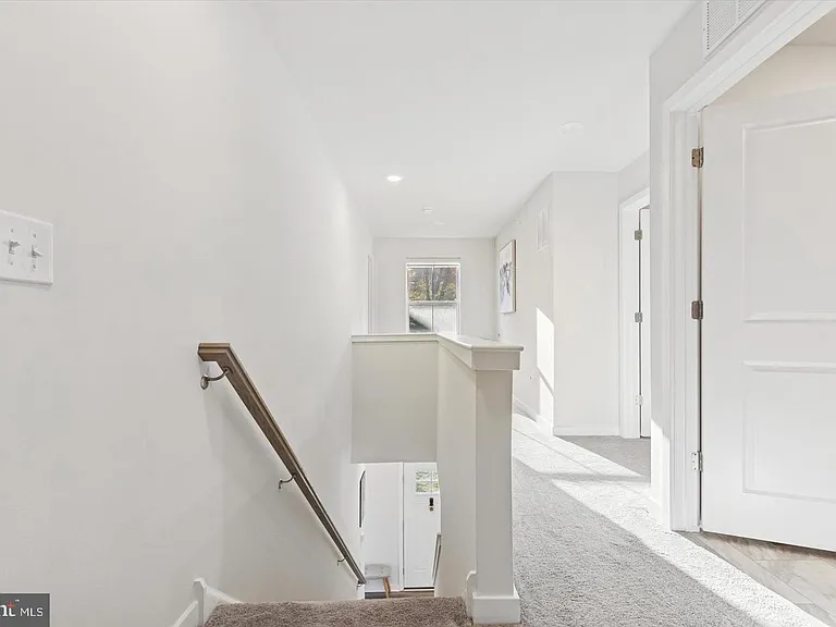 141 Four Leaf Dr — Photo 12