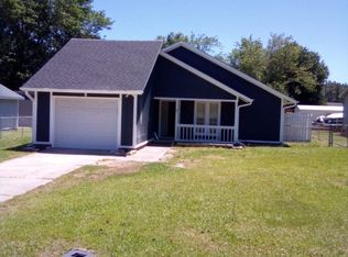 102 Maranatha Cir, Spring Lake, NC 28390