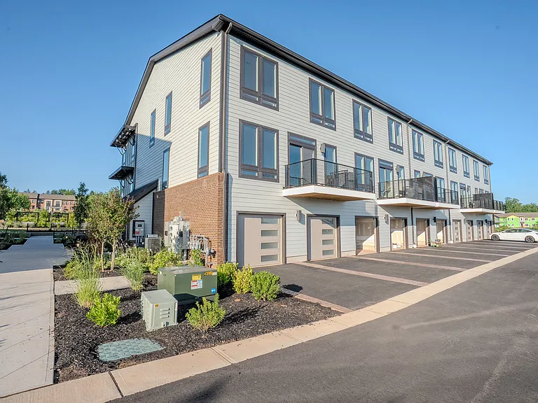 112 Village Dr #112 — Photo 31