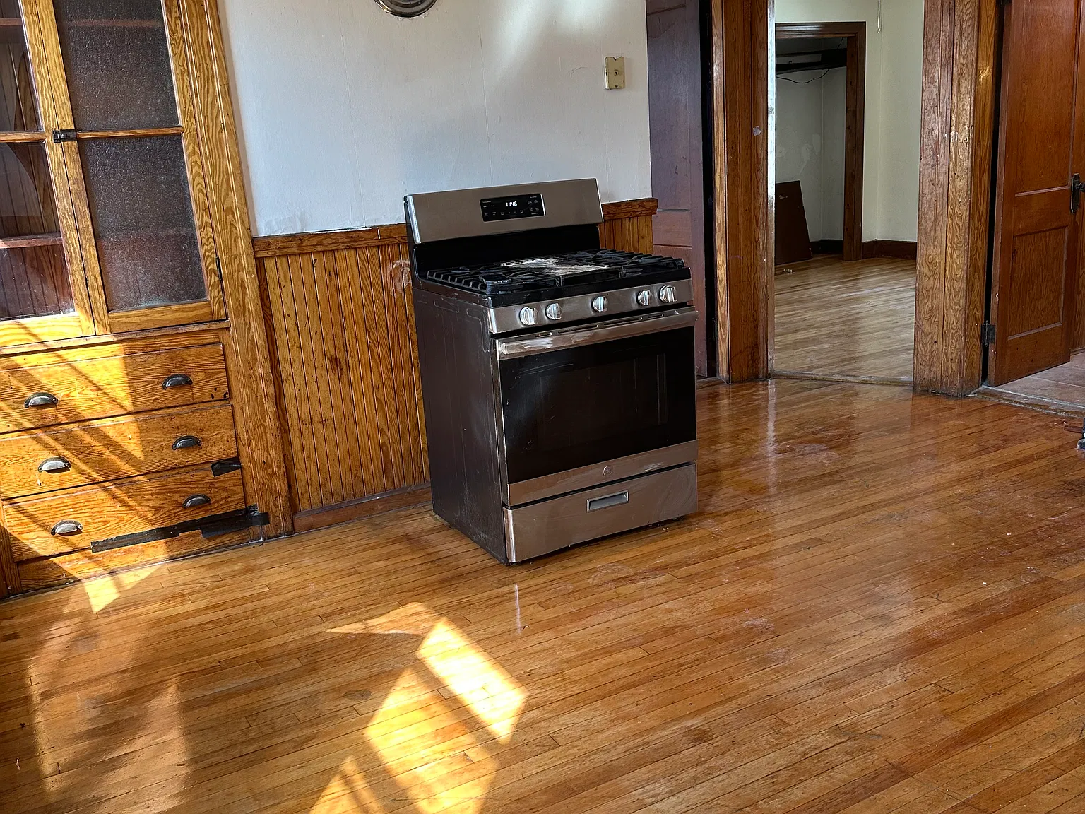 3 bed, $1,750 — Photo 2