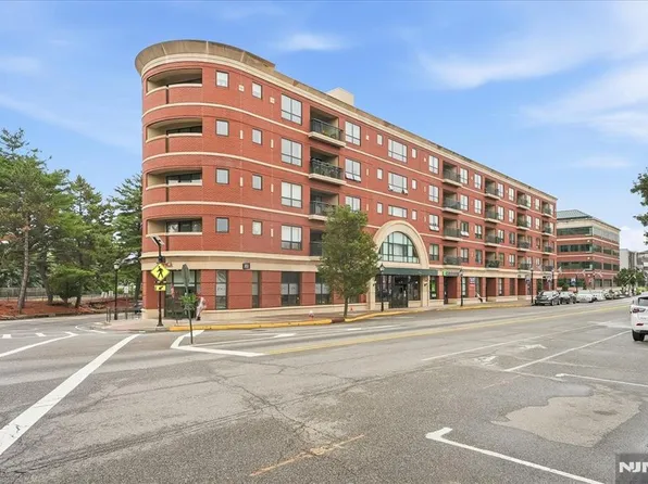 1 Orient Way APT 311, Rutherford, NJ 07070