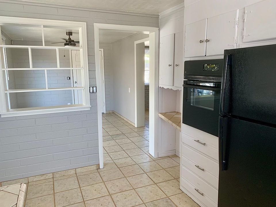 1st image of 9238 N 12th Pl
