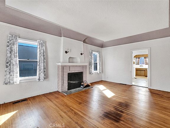 2nd image of 637 E Fairmount Rd