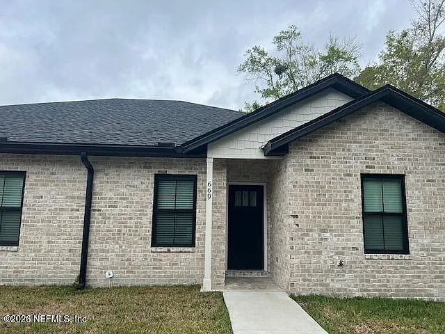 2 bed, 2.0 bath, 1200 sqft, $1,400 — Photo 1