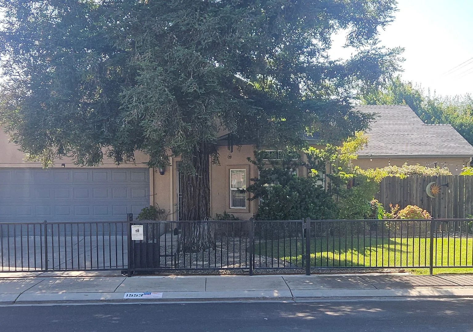 Charming 3 bedroom Duplex Close to Doctors Hospital — Photo 1