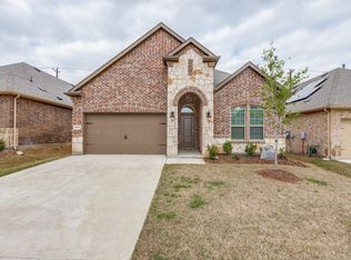 3325 Brady Starr Dr, Aubrey, TX 76227