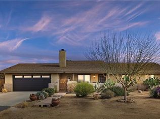 13093 Topock Rd, Apple Valley, CA 92308