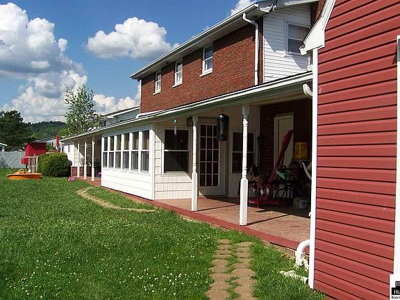 3rd image of 460 Valley View Dr