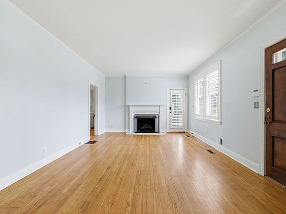 3rd image of 1002 Sutton Hill Rd