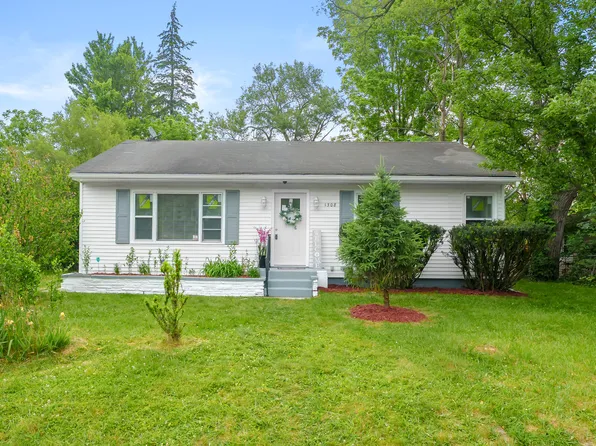1308 Colgrove Ave, Kalamazoo, MI 49048