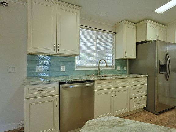 5th image of 14317 Weeksonia Ave #981