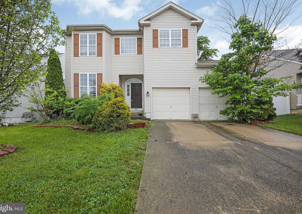 1st image of 105 Nathan Hale Dr