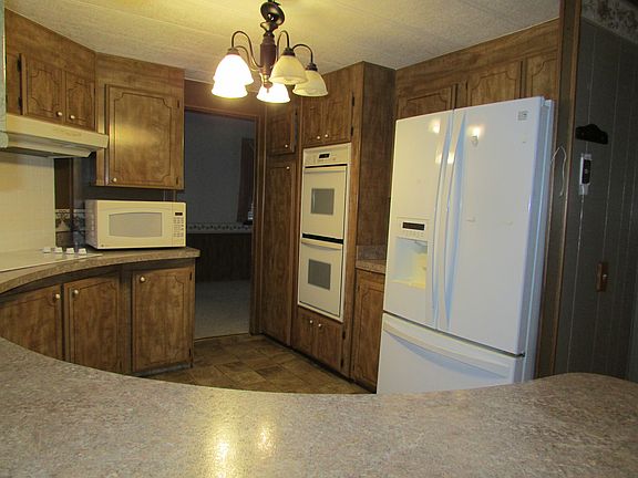 4th image of 1302 Ashley Dr