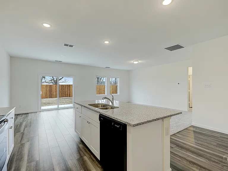 2713 Silver Leaf Ln — Photo 8