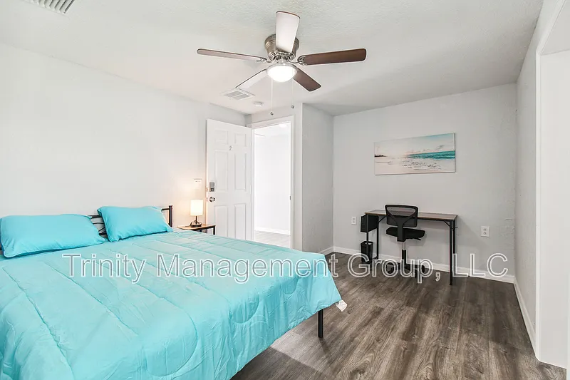1 bed, 1.0 bath, 215 sqft, $1,036 — Photo 3