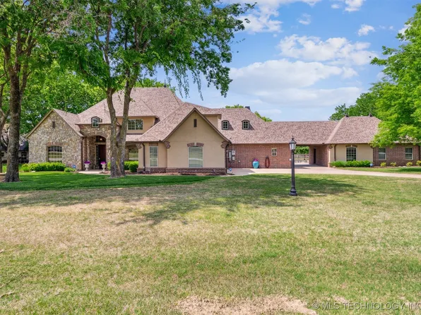 6922 Hackberry Rdg, Owasso, OK 74055