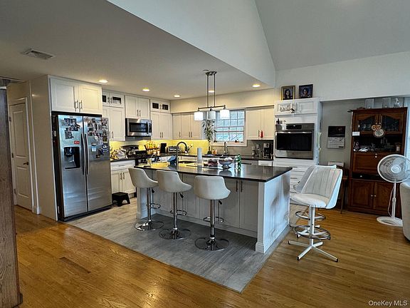 2nd image of 621 E Olive St #2