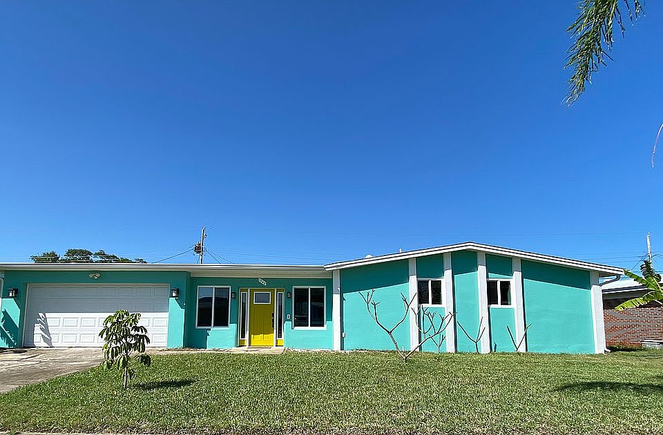 1st image of 1340 Holt Dr