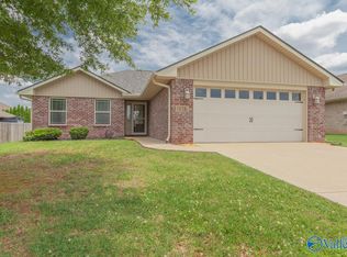 375 Northlake Dr, Meridianville, AL 35759