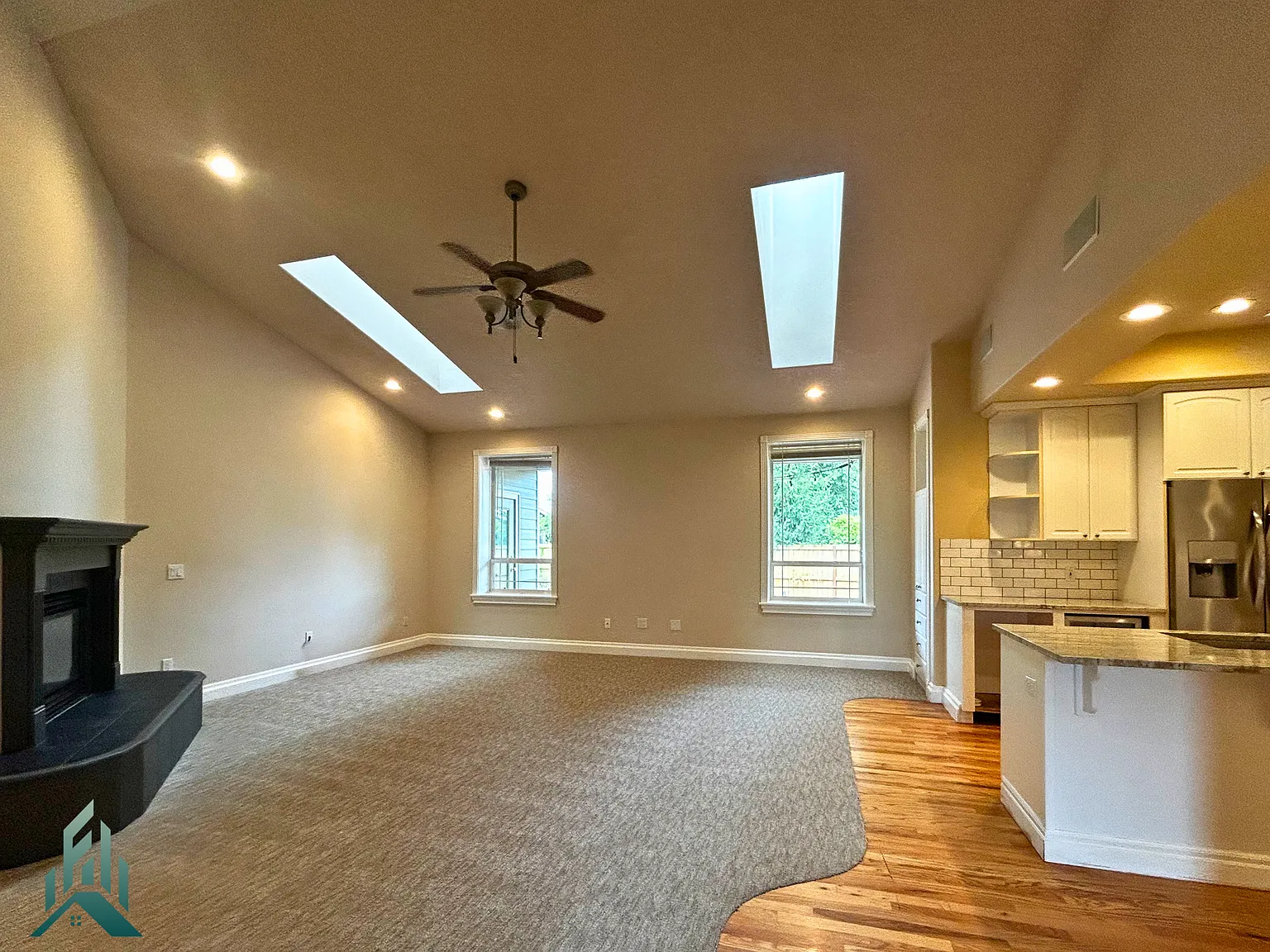 3 bed, 2.5 bath, 1928 sqft, $2,895 — Photo 2