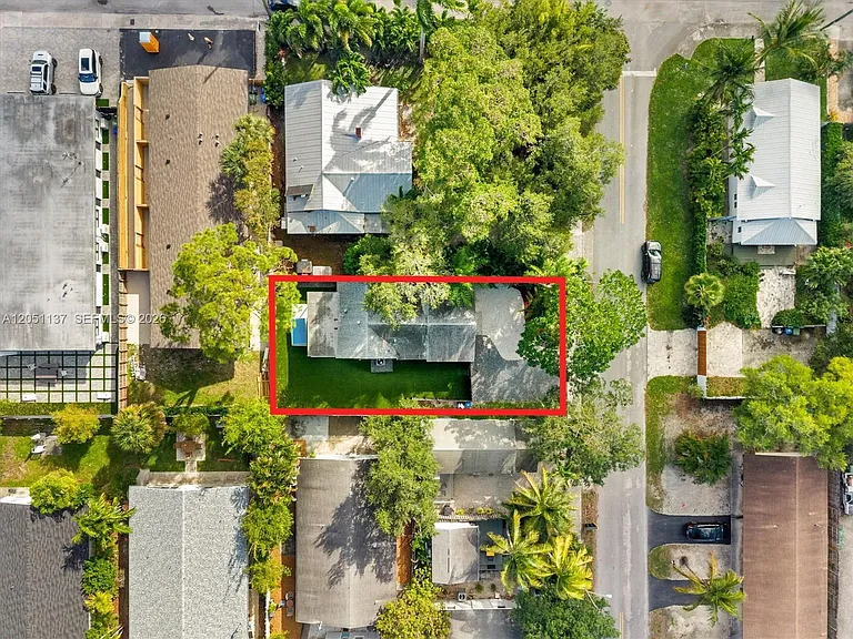 230 SW 12th Ave — Photo 22
