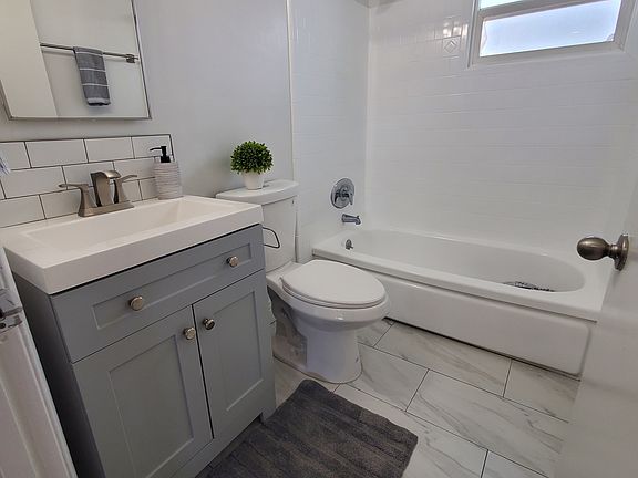 5th image of 4787 E Pacific Coast Hwy APT 10
