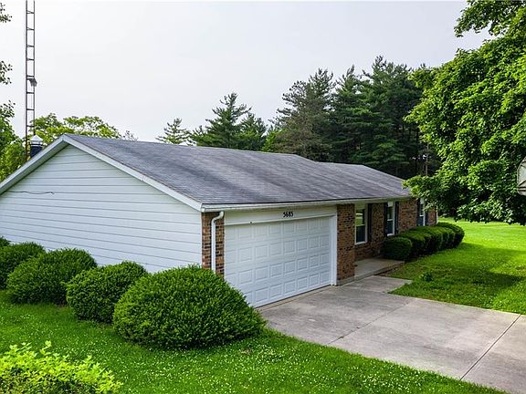 3rd image of 5685 Phillips Cir