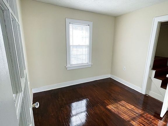 4th image of 111 W 23rd Ave