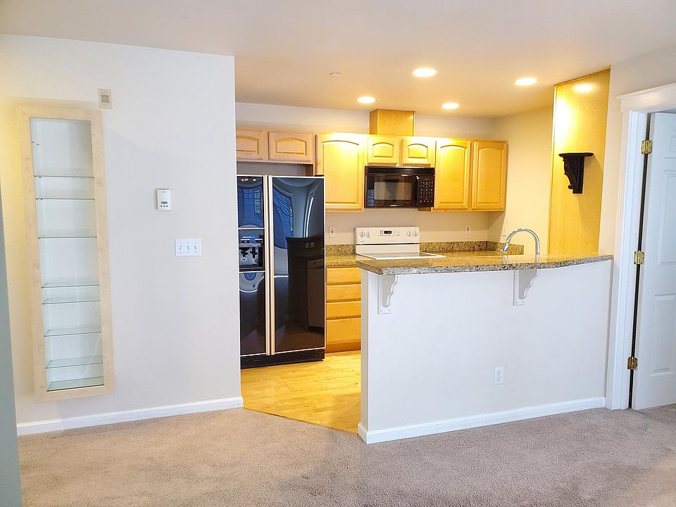 1st image of 5450 California Ave SW APT 304