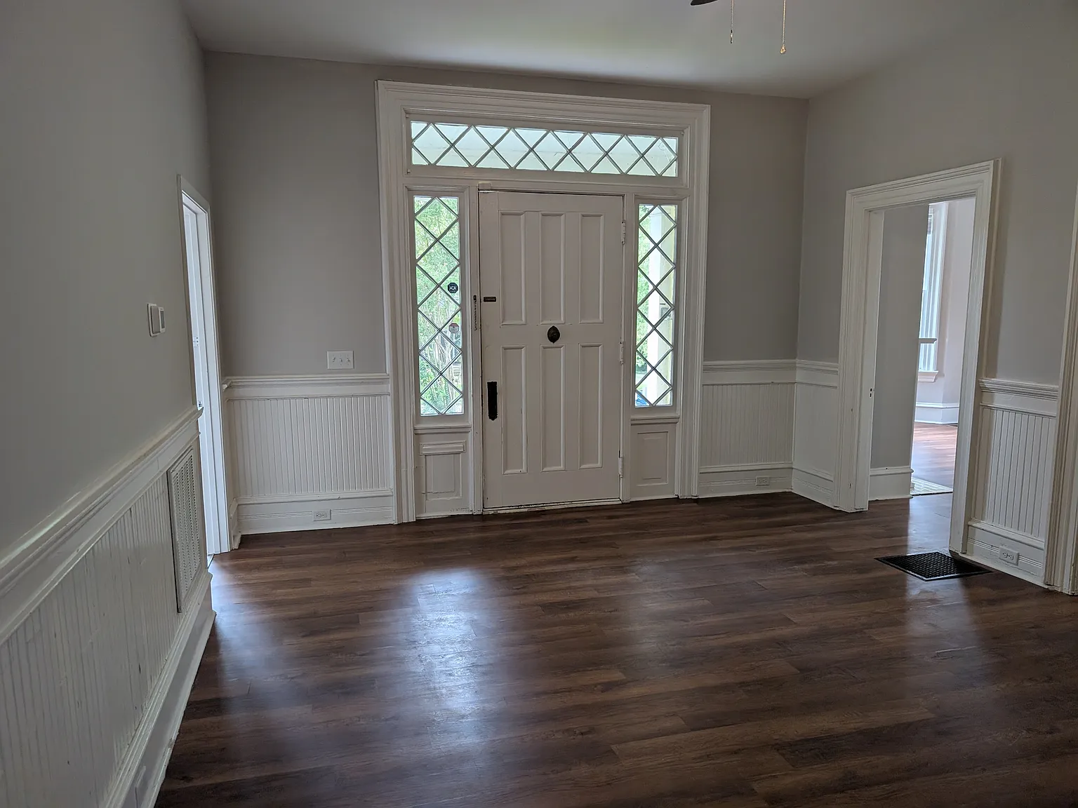 3 bed, 3500 sqft, $3,300 — Photo 2
