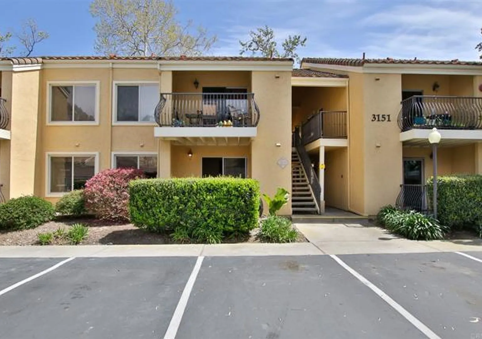 Charming La Jolla Condo with In-Unit Laundry & Parking — Photo 2