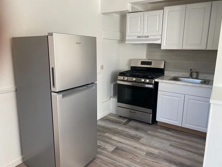 Lewis Ln-409 — Photo 2