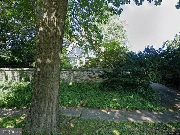 6953 Greenhill Rd, Philadelphia, PA 19151