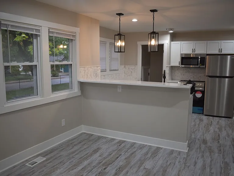2406 N Talbott St — Photo 4