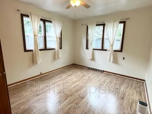 8573 N Granville Rd, Milwaukee, WI 53224