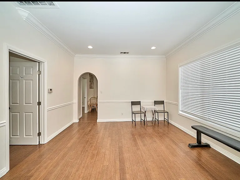 3326 Barnes Ave — Photo 8