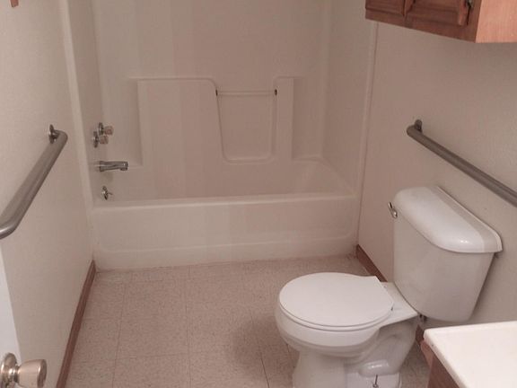 5th image of 1705 S Tallowood Dr