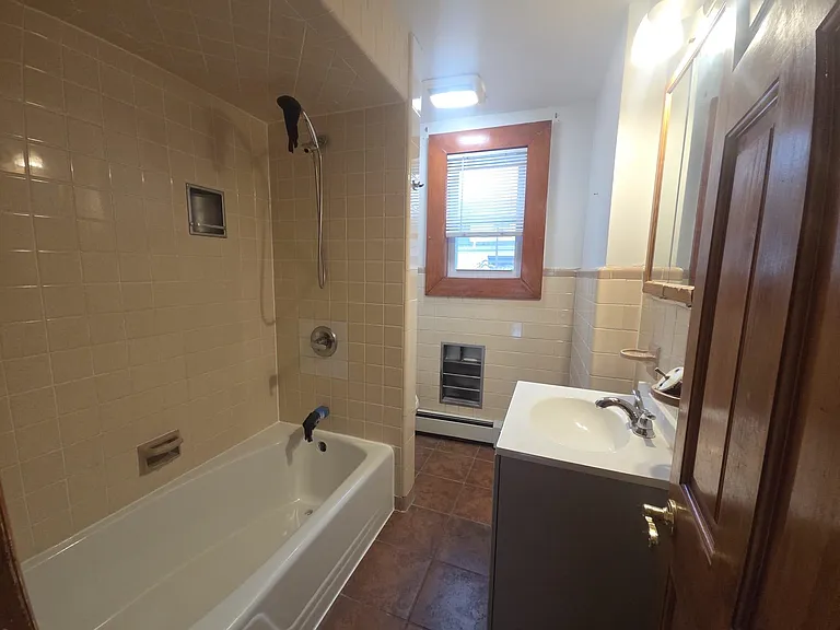 1200 86th St #HOUSE — Photo 7