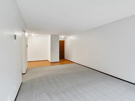 3rd image of 2610 Garfield Ave APT 206
