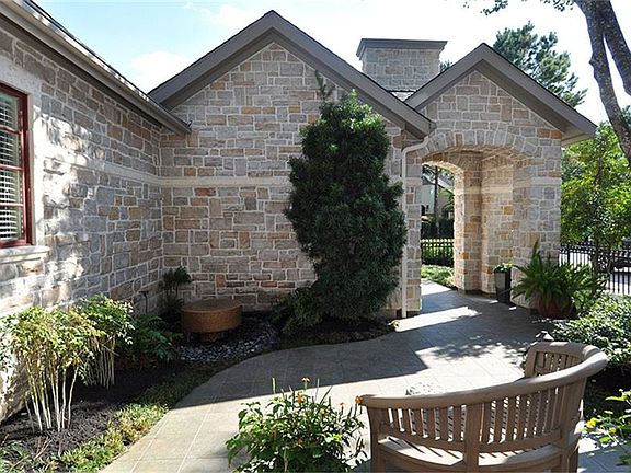 3rd image of 2839 N Cotswold Manor Dr