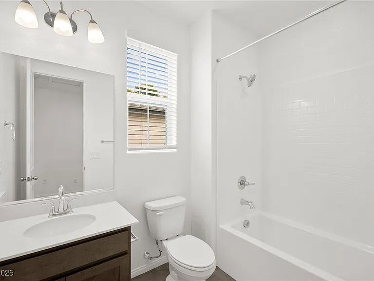 10140 Gabby Glen St — Photo 15