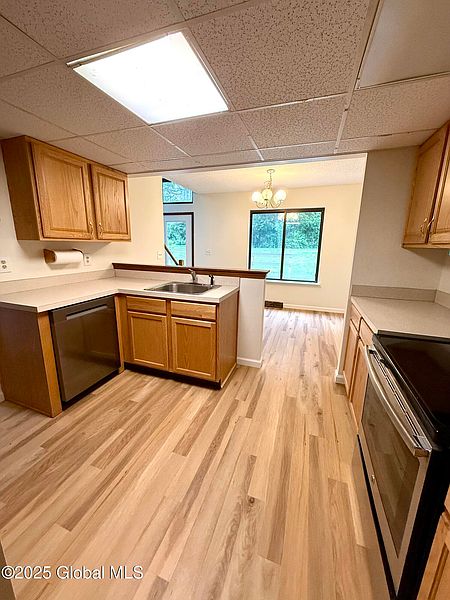 5th image of 101 Meadowbrook Drive