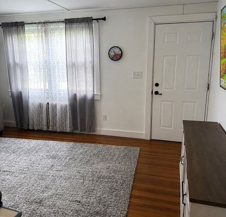 3rd image of 10 Lake Dr