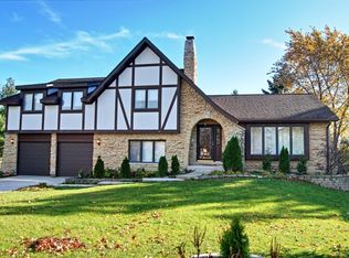 651 Woodcrest Ln, Lemont, IL