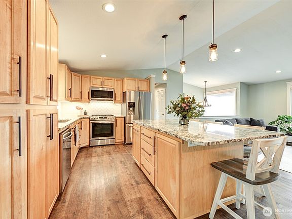 4th image of 11112 46th Avenue NE