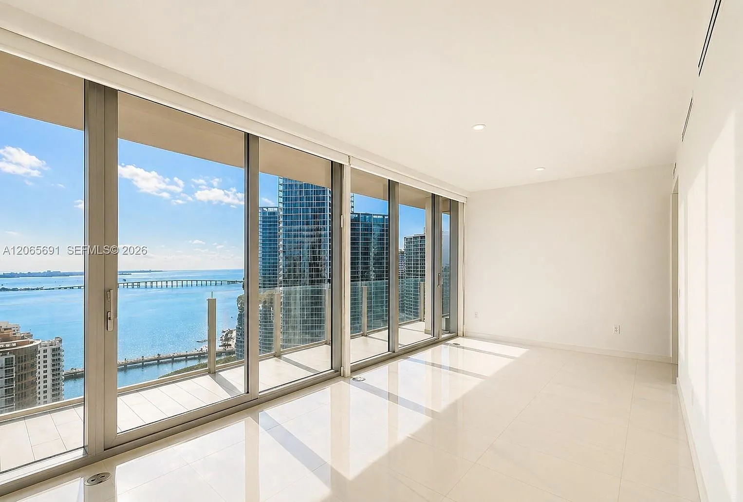Aston Martin Residences — Photo 3